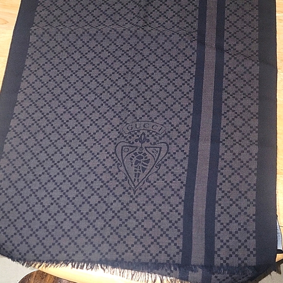 GUCCI 100%WOOL SCARF - Picture 2 of 8